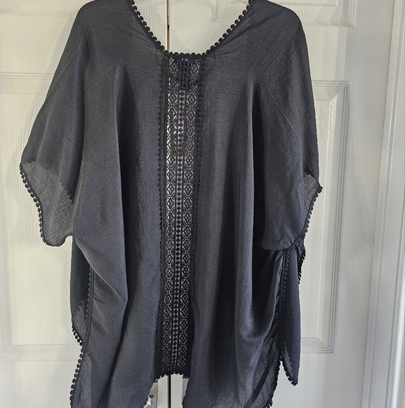 NWT Steve Madden Lace Inset Lightweight Knit Ruana w crochet. BLACK - Picture 7 of 7